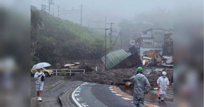 Потужний зсув у Японії зруйнував сотні будинків: шокуюче відео трагедії