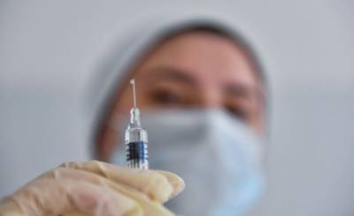 Украина расследует причины смерти мужчины вскоре после прививки от COVID-19