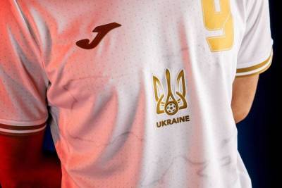 На британском ТВ контуры Украины на футбольной форме сравнили с грязным пятном