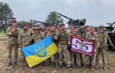 Евро-2020: украинские военные поддержали сборную по футболу