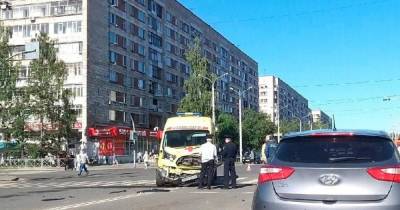 Пешеход погибла от наезда ударившей "скорую" машины в Архангельске