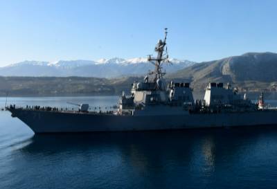 Андрей Цаплиенко: "Американский эсминец USS Ross может одним залпом пустить на дно Черноморский флот РФ"