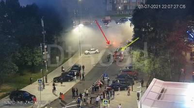 Движение перекрыли в центре Москвы из-за загоревшейся машины