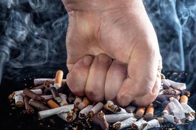 С курильщиками в России начнут бороться по новому