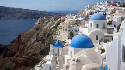 ЕС предостерегает от посещения популярных греческих островов из-за COVID-19