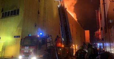 В МЧС заявили о ликвидации крупного пожара на складе в Москве