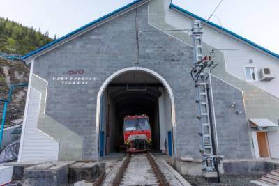 Железнодорожный тоннель соединил Сибирь и Дальний Восток