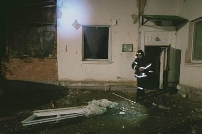 Двое россиян попали в больницу из-за взрыва самогонного аппарата