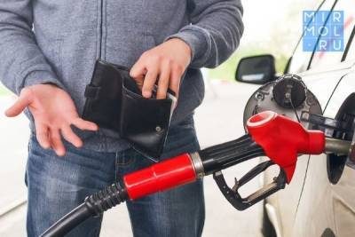 Ремонт нефтезаводов и высокий спрос: Минэнерго объяснило рост цен на топливо