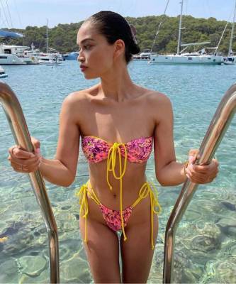 Какой купальник выбрать, если вы собираетесь отдыхать в Хорватии? Отпускной совет топ-модели Шанины Шейк