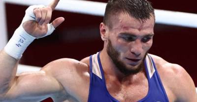 Российский боксёр Хатаев вышел в полуфинал Олимпиады и гарантировал себе медаль