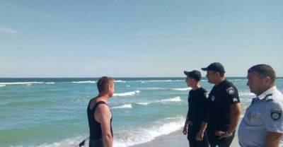Подростка на надувном матрасе унесло в открытое море: кадры ЧП на Одесчине