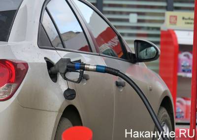В Приморье дефицит бензина на АЗС - автомобилисты стоят в километровых очередях