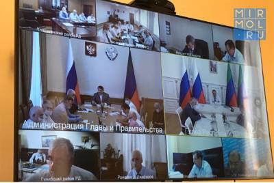 Сергей Меликов проводит совещание по итогам рабочих поездок в районы Дагестана