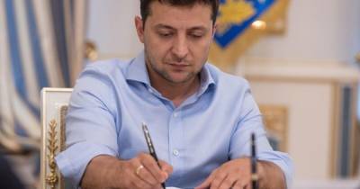 Зеленский назначил новых послов Украины в четырех странах