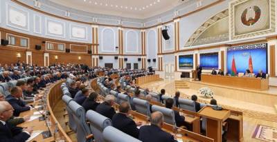Лукашенко: Запад раздражен тем, что Белоруссия держит удар