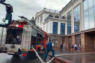 Прокуратура организовала проверку по факту возгорания в ТЦ «Гостиный двор» в Туле