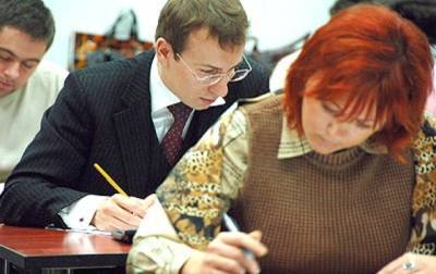 Экзамен на знание украинского языка сдали уже более 2 тысяч чиновников
