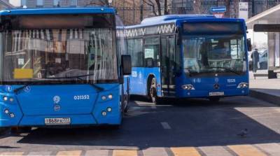 Прокуроры начали проверку после столкновения двух автобусов в Москве