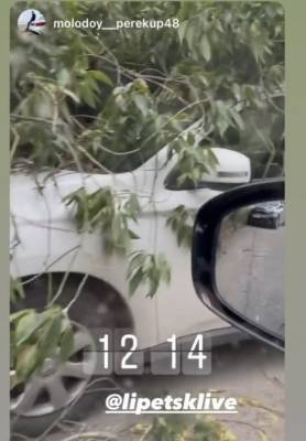 Дерево на машине, повреждение крыши и другие последствия стихии в Липецке. Фото и в видео - lipetskmedia.ru - Липецк - Военный