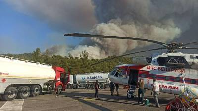 Видеофакт. Авиация МЧС Беларуси ликвидирует крупный пожар в Турции