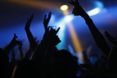 Молодежи младше 21 года хотят запретить посещать ночные клубы – Учительская газета