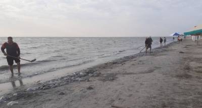 Власти Запорожской области Украины запретили купаться в Азовском море