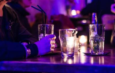 Ходить в ночные бары до 21 года могут запретить в России