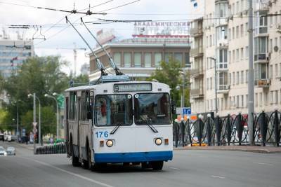 В Екатеринбурге за долги обесточили троллейбусы