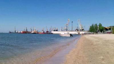 В Бердянске купание в Азовском море поставили на паузу
