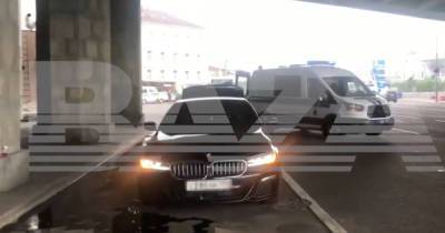 Москвичам сообщили о минировании их автомобиля во время поездки