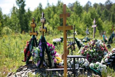 В Шадринске поймали расхитителей могил: украденное они продавали строителям домов
