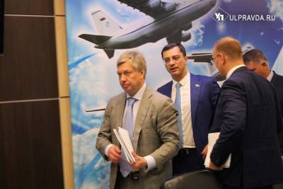Русских инспектирует авиапром и продлевает пандемийные ограничения