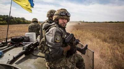Для большинства украинцев нынешнее состояние конфликта на Донбассе - "меньшее зло", - Резников