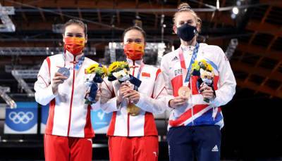 Китаянка Чжу Сюэин выиграла золото в прыжках на батуте на Олимпиаде