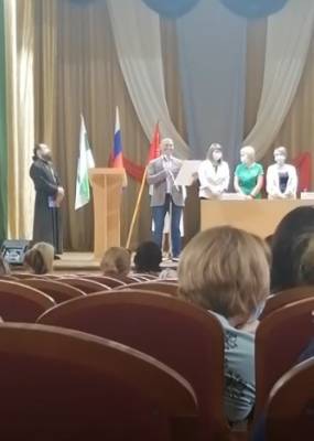Депутата Госдумы Ильтякова освистали после предложения подписать документ о долголетии