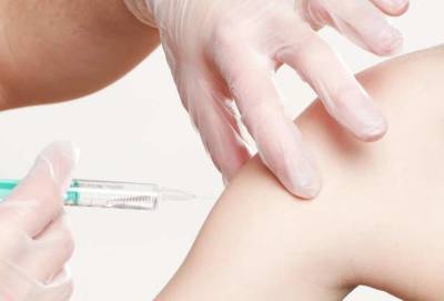 Медики рассказали, как избежать недомогания после вакцинации от COVID-19
