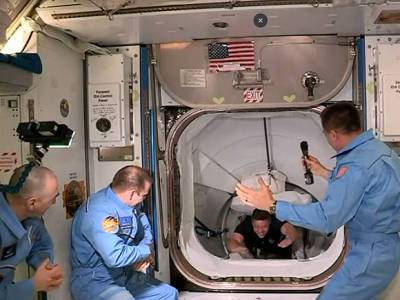 Космонавтам дали совет «воспользоваться гостеприимством» американцев на время продувки модуля «Наука»