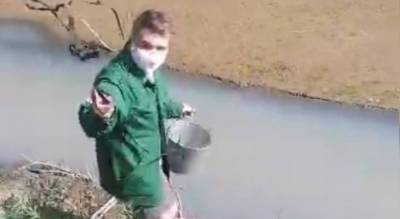 На молочную речку в Батырево приехали брать пробы воды: также пришел ответ от властей