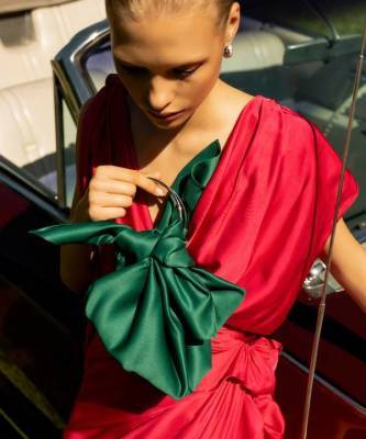 Green summer: атласная сумка Madame Chatelet, которая станет самым красивым аксессуаром в вашем гардеробе - skuke.net