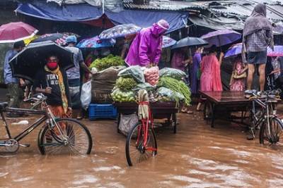Двести тысяч человек пострадали из-за наводнения в Бангладеш