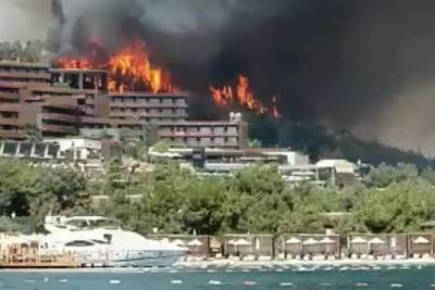 Эвакуированных в Турции россиян заставили вернуться в сгоревший отель