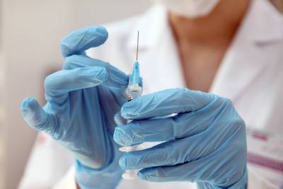 Власти Петербурга объяснили свои слова о смертях после прививки
