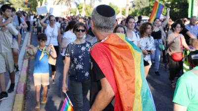 Полиция выплатит ортодоксу 25 тысяч шекелей: он просто проходил мимо парада гордости