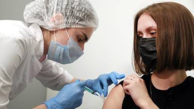 Вакцина "Спутник Лайт" поступила в 109 прививочных пунктов в Петербурге