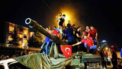 Переворот в Тунисе завершает трагическую сагу восстаний «арабской весны» на Ближнем Востоке