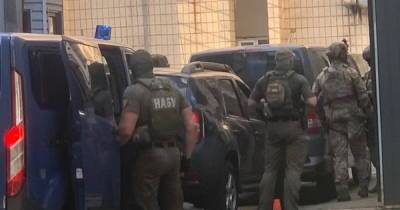 Спецназ НАБУ заблокировал здание СБУ и пытается "отбить" Чауса, — СМИ (ФОТО)