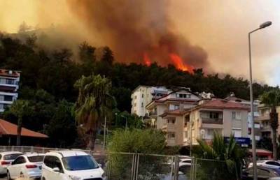 Турция в огне: из Мармариса, Анталии, Аланьи, Бодрума эвакуируют туристов