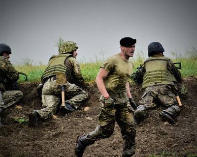 Зеленский поручил привести границы Украины "в боевое соответствие"