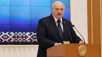 Лукашенко назвал Тихановскую мерзавкой и рассказал про ее отъезд из страны